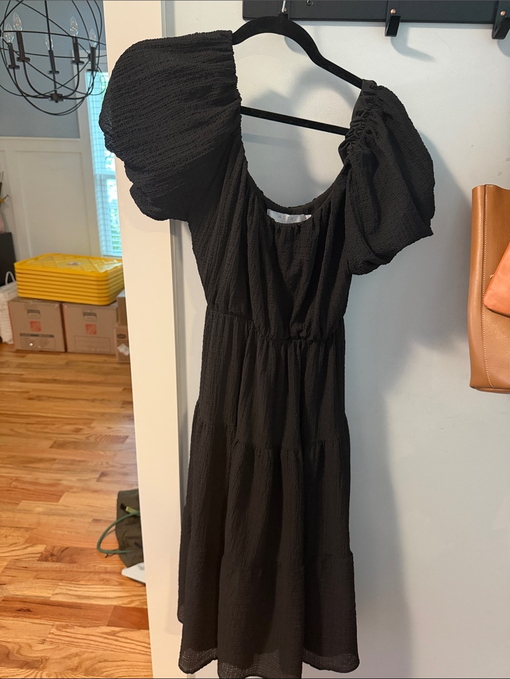 Astr Black Puff-Sleeve Tiered Midi Dress